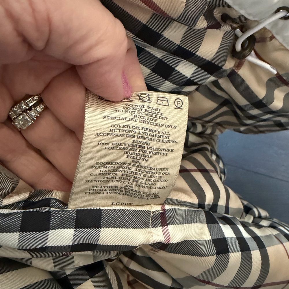 Burberry Beige and Black Plaid Jacket - Picture 3 of 6